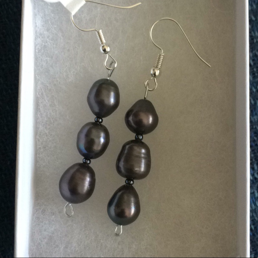 🆕Gray Freshwater Pearl Earrings⭐️